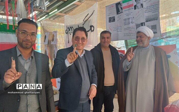 جهاد تبیین امروز وظیفه همه ما به‌خصوص دانش‌آموزان است