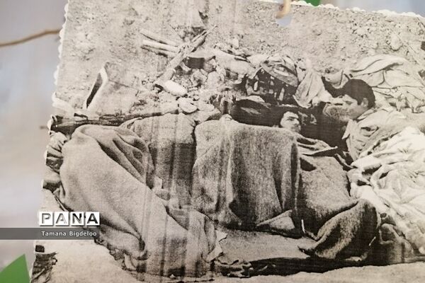 مراسم ایام الله فجر در دبستان دخترانه توفیق شهرستان رباط کریم