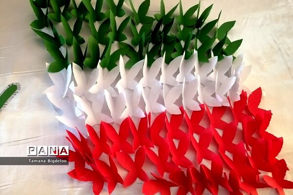 مراسم ایام الله فجر در دبستان دخترانه توفیق شهرستان رباط کریم