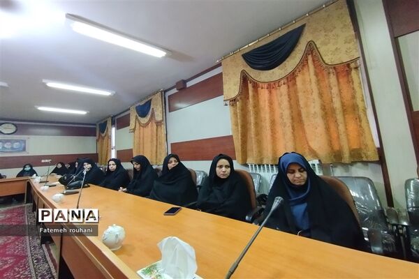 برگزاری جلسه توجیهی مدیران مدارس متوسطه با عنوان میدان۱۴صفر۲