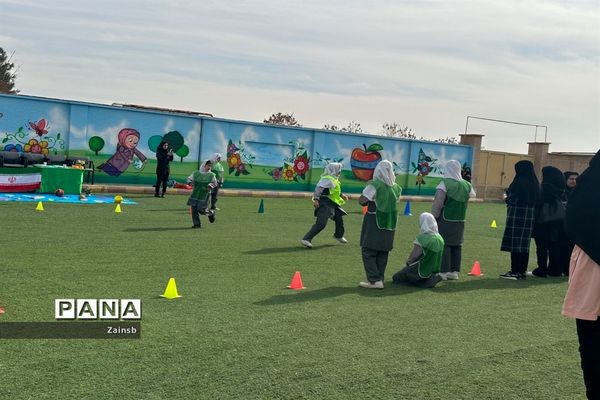 مسابقه داژبال در آموزشگاه کوثر شهر جوادآباد