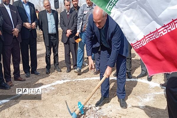 آیین کلنگ زنی و احداث مدرسه ۹ کلاسه در ورامین