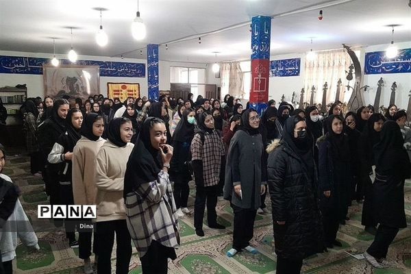 کارگاه  گفتمان مسیر روشن در قرچک