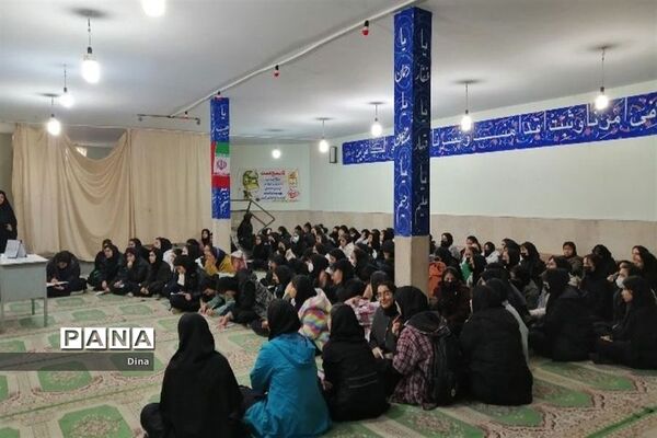 کارگاه  گفتمان مسیر روشن در قرچک