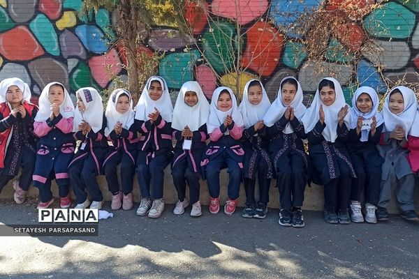 حال و هوای مدارس منطقه کهریزک در دهه فجر