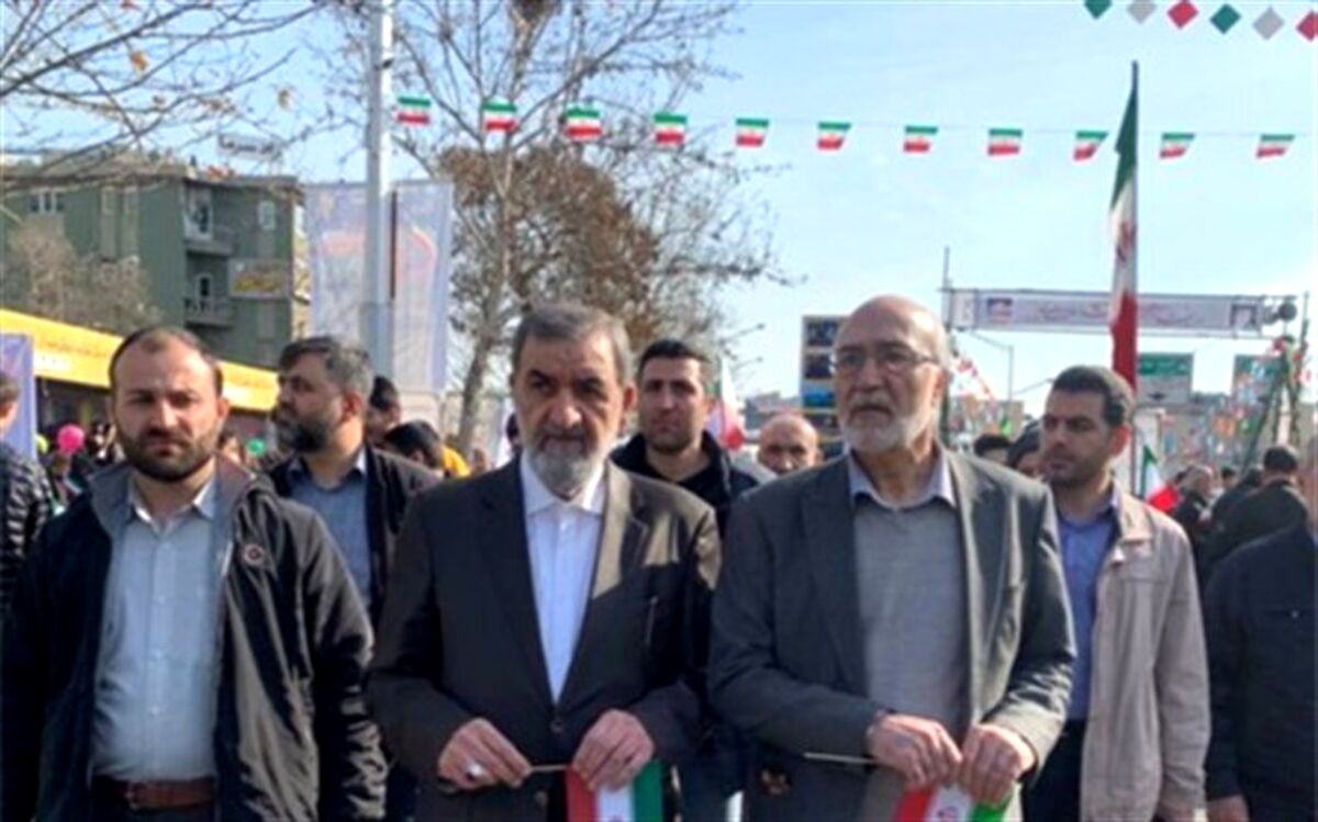 حضور محسن رضایی در راهپیمایی ۲۲ بهمن