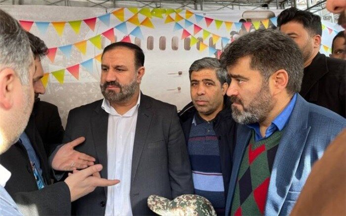 برپایی میز خدمت دادگستری تهران در میدان فردوسی