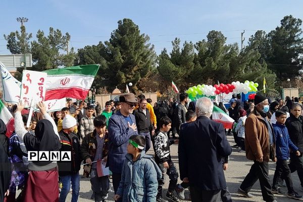 خروش مردم فشافویه در جشن پیروزی انقلاب اسلامی