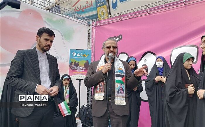 ١۴ صفر ٢ میدانی برای نقش آفرینی جوانان است