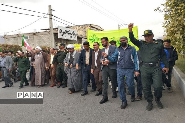 موج وحدت مردم حاجی‌آباد در راهپیمایی ۲۲ بهمن