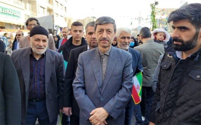 حضور مردم انقلاب و نظام را بیمه می کند