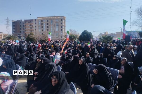 حضور پرشور مردم دارالمومنین کاشان در جشن پیروزی انقلاب