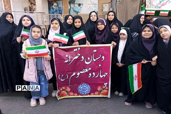 حضور پرشور مردم دارالمومنین کاشان در جشن پیروزی انقلاب