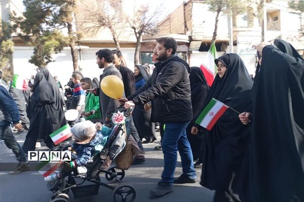 حضور پرشور مردم دارالمومنین کاشان در جشن پیروزی انقلاب