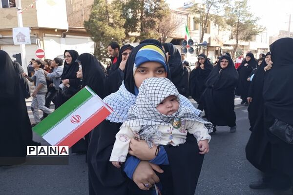 حضور پرشور مردم دارالمومنین کاشان در جشن پیروزی انقلاب