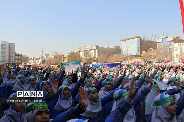 حضور پرشور مردم اسلامشهر در راهپیمایی یوم‌الله 22 بهمن