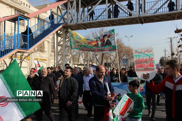 حضور پرشور مردم اسلامشهر در راهپیمایی یوم‌الله 22 بهمن