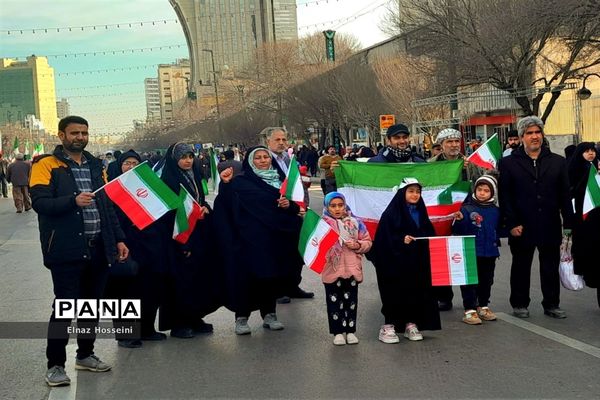 راهپیمایی ۲۲ بهمن در مشهد مقدس‌