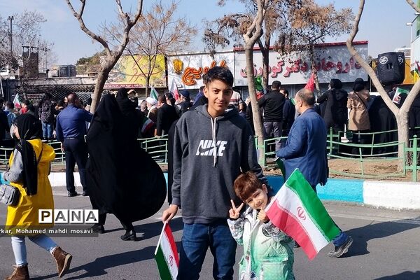 حضور باشکوه مردم ناحیه 2 شهرری در راهپیمایی 22 بهمن