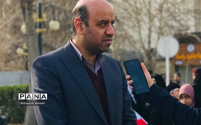 حضور همیشه در صحنه مردم بزرگترین سلاح انقلاب اسلامی ایران است