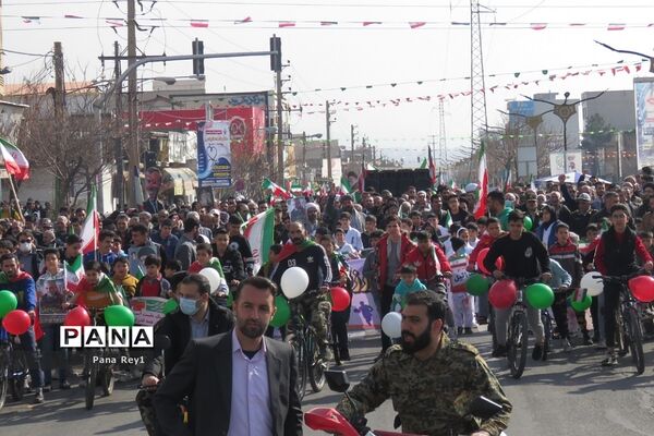 راهپیمایی پرشور مر‌دم شهرری و قیامدشت در گرامیداشت چهل و پنجمین سالگرد پیروزی انقلاب اسلامی ایران