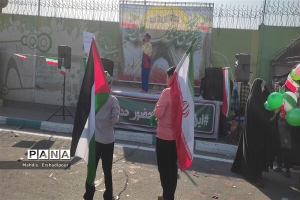 راهپیمایی ۲۲ بهمن ماه در میدان آزادی تهران