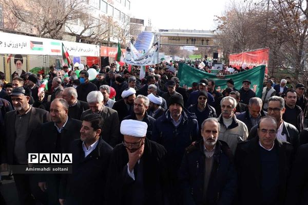 جلوه هایی از حضور مردم آذربایجان‌شرقی در راهپیمایی ۲۲ بهمن