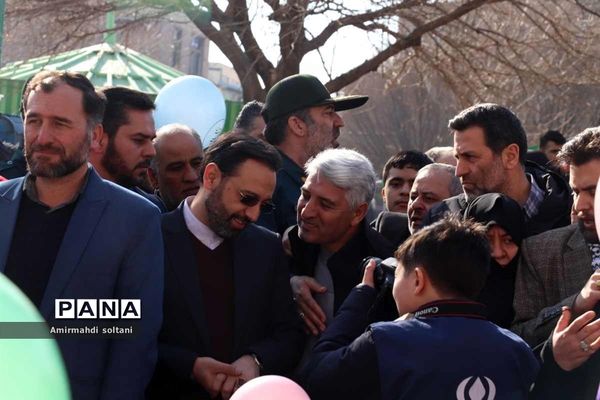 جلوه هایی از حضور مردم آذربایجان‌شرقی در راهپیمایی ۲۲ بهمن