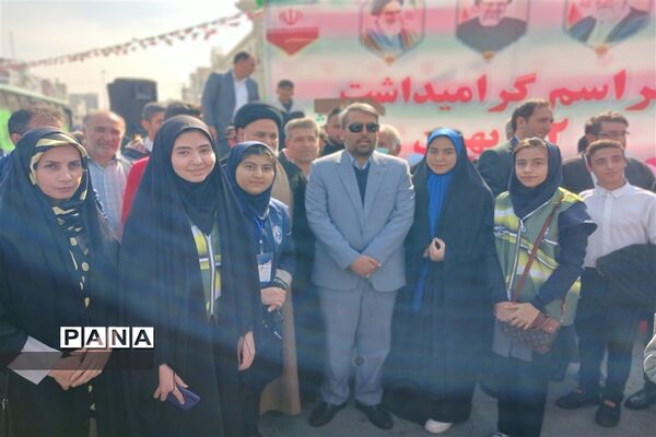 راهپیمایی باشکوه ۲۲ بهمن در بهارستان 2