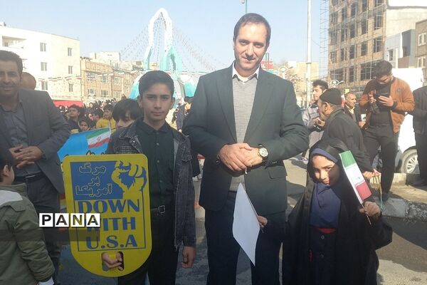 راهپیمایی باشکوه ۲۲ بهمن در بهارستان 2