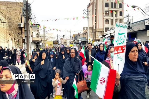 حضور پرشور دانش‌آموزان و فرهنگیان بهبهانی در راهپیمایی یوم الله 22 بهمن ماه