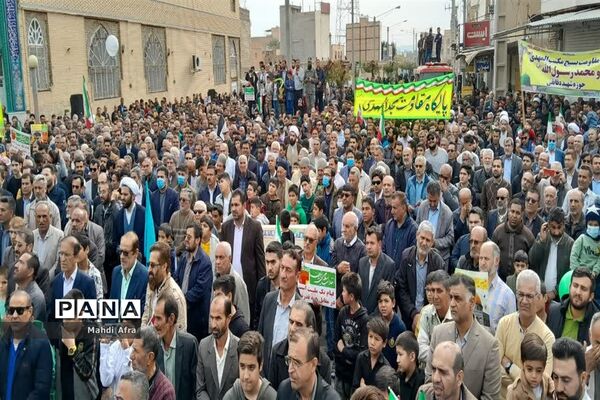 حضور پرشور دانش‌آموزان و فرهنگیان بهبهانی در راهپیمایی یوم الله 22 بهمن ماه