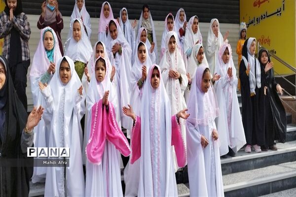 حضور پرشور دانش‌آموزان و فرهنگیان بهبهانی در راهپیمایی یوم الله 22 بهمن ماه