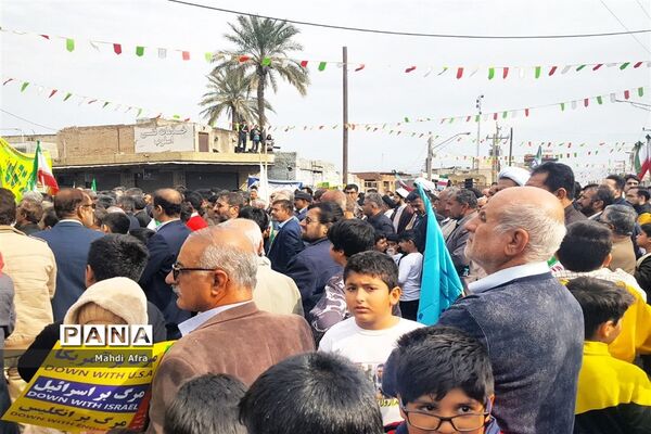 حضور پرشور دانش‌آموزان و فرهنگیان بهبهانی در راهپیمایی یوم الله 22 بهمن ماه