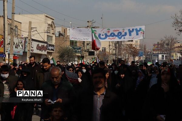 حضور پرشور مردم غیور پاکدشت در راهپیمایی 22 بهمن