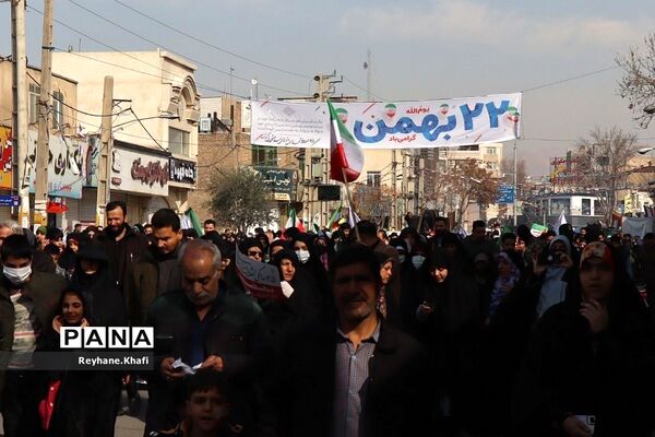 حضور پرشور مردم غیور پاکدشت در راهپیمایی 22 بهمن