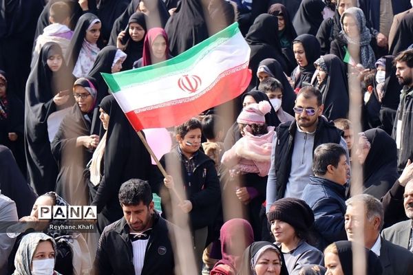 حضور پرشور مردم غیور پاکدشت در راهپیمایی 22 بهمن