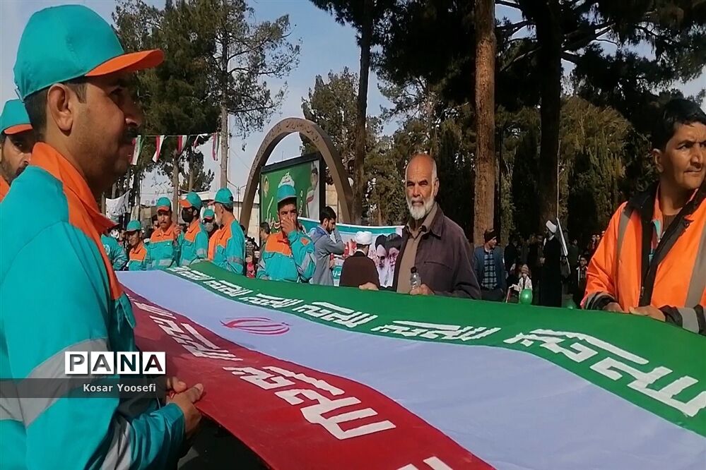 حضور مردم غیور بیرجندی در راهپیمایی یوم الله 22 بهمن