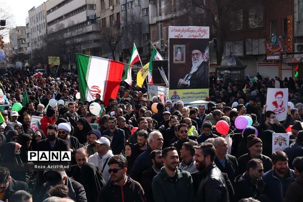 بچه‌های انقلاب پای کار انقلاب