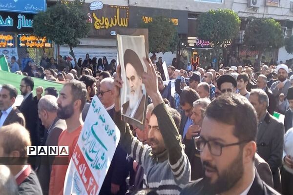 برگزاری راهپیمایی ۲۲ بهمن در شهرستان محمودآباد