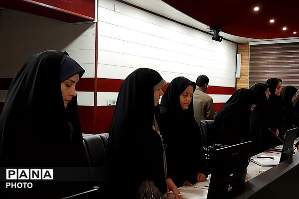 جلسه هم‌اندیشی و تبیین برنامه‌های معاونت پرورشی و تربیت بدنی با مدیران مدارس متوسطه اول کهریزک 