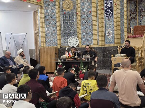 قرائت قرآن‌آموزان ساوجبلاغ در مسجد ولی عصر 