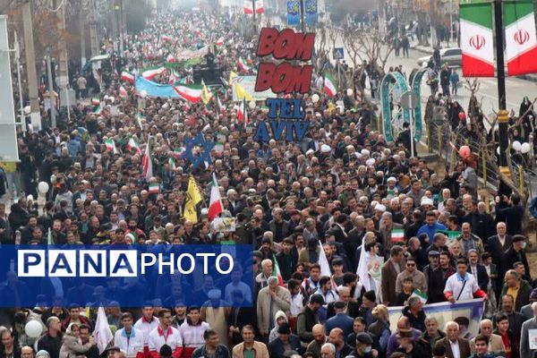 تجدید میثاق مردم ولایتمدار قرچک در راهپیمایی ۲۲ بهمن