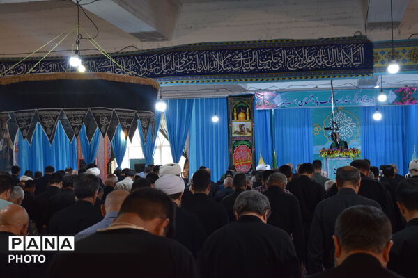 مصلی امام حسین(ع) فارسان بار دیگر میزبان اجتماع نمازگزاران جمعه شد