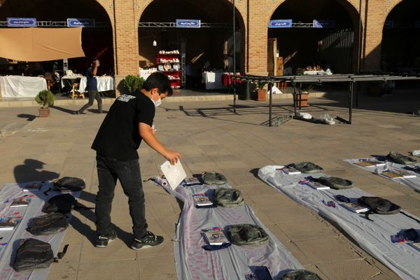 توزیع ۴۰۰ بسته لوازم تحریر برای دانش‌آموزان نیازمند در تبریز