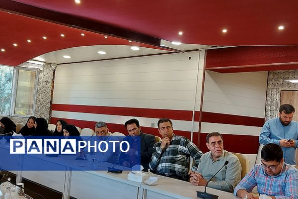 برگزاری آیین معارفه سرپرست معاونت پژوهش، برنامه‌ریزی و توسعه منابع انسانی اداره آموزش و پرورش کهریزک