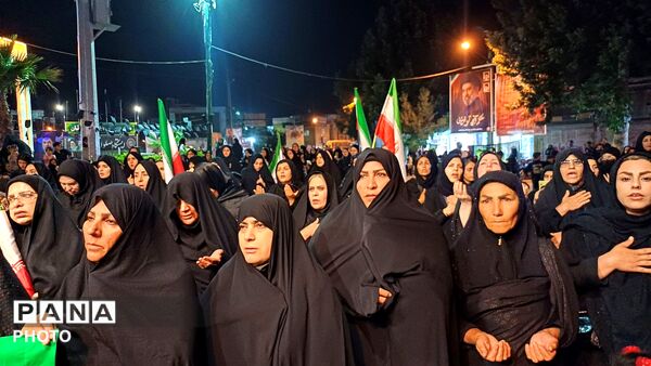 تجدید بیعت مردم کوهدشت با آرمان‌های حسینی در میدان امام خمینی (ره)