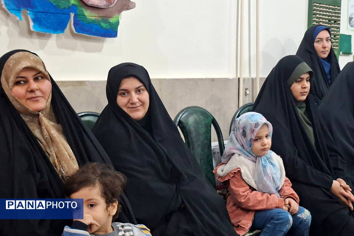 شکوه انقلاب در جشن باشکوه دهه فجر مدرسه نمونه دولتی ارشاد قرچک