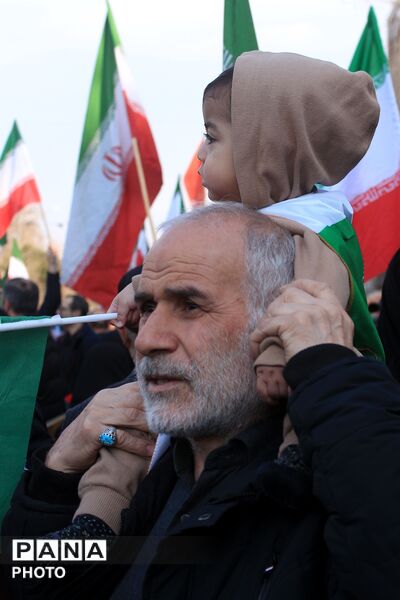 بیعت مردم تهران با سومین رهبر انقلاب