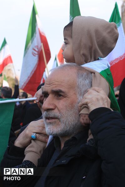 بیعت مردم تهران با سومین رهبر انقلاب